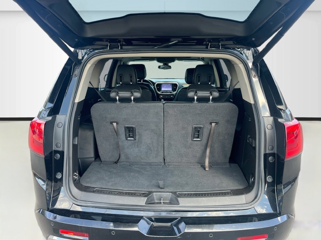 Used 2019 GMC Acadia Denali w/ Technology Package FWD image 28
