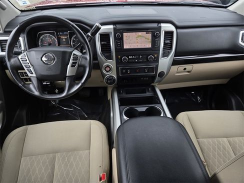 Used 2019 Nissan Titan SV w/ SV Convenience Package image 15
