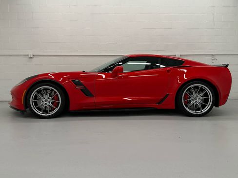 Used 2017 Chevrolet Corvette Grand Sport RWD image 3