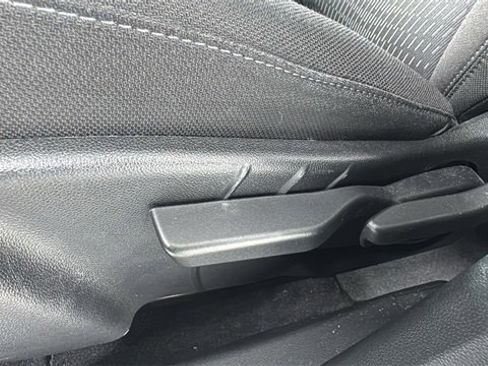 Used 2025 Chevrolet Equinox LT image 11