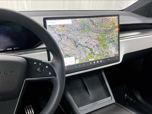 Used 2024 Tesla Model X Plaid image 19