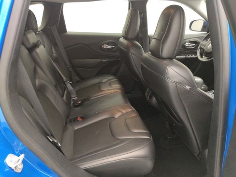 Used 2021 Jeep Cherokee Latitude Plus image 19