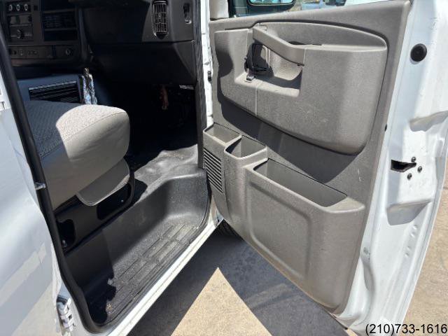 Used 2019 Chevrolet Express 3500 Extended w/ Driver Convenience Package RWD image 27