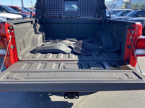 Used 2020 Jeep Gladiator Overland w/ Trailer Tow Package image 8