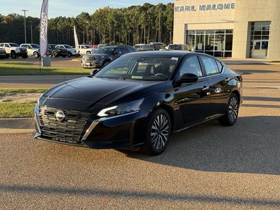 Used 2024 Nissan Altima 2.5 SV