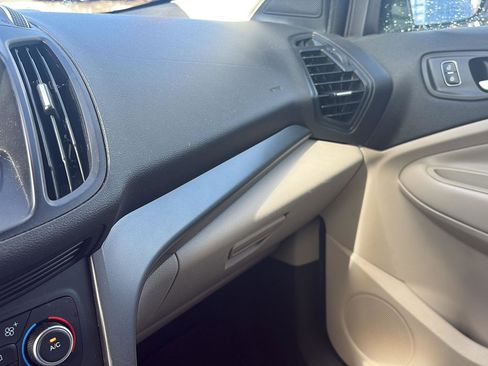 Used 2019 Ford Escape SE image 15