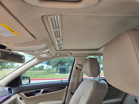 Used 2013 Mercedes-Benz C 250 Sedan image 31