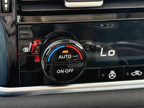 Used 2022 Nissan Rogue SV w/ SV Premium Package image 26