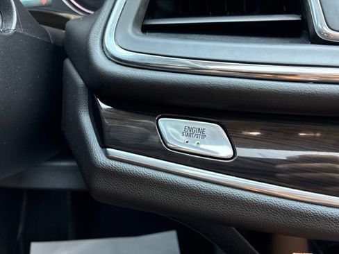 Used 2019 Buick Enclave Premium w/ Experience Buick Package FWD image 20