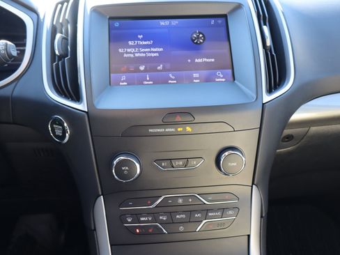 Used 2020 Ford Edge SEL w/ Convenience Package image 18