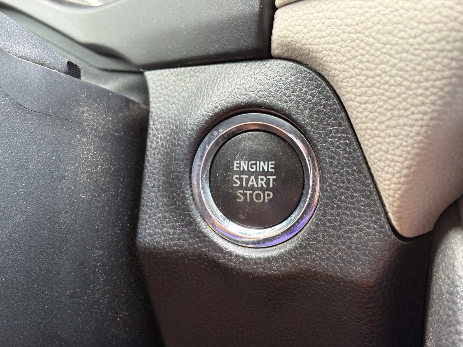 Used 2021 Toyota RAV4 XLE w/ Convenience Package AWD/4WD image 18