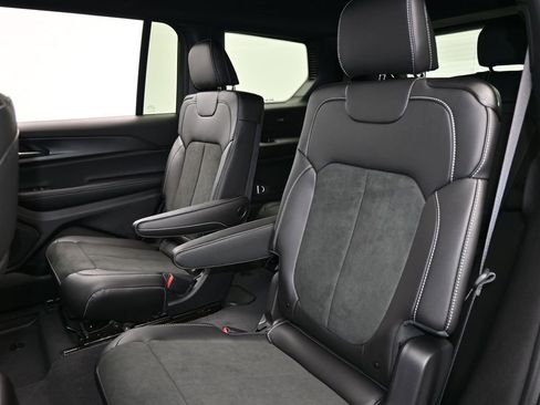 New 2025 Jeep Grand Cherokee L Altitude image 27