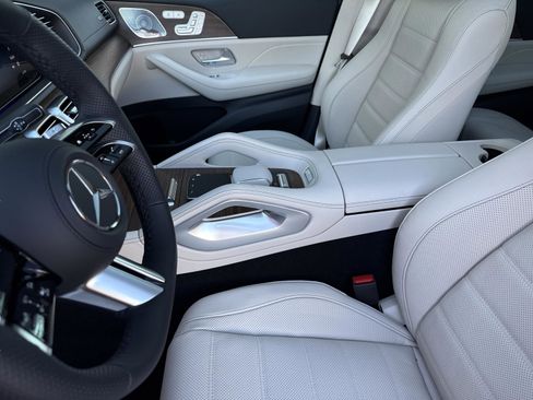 Certified 2026 Mercedes-Benz GLS 450 4MATIC image 18