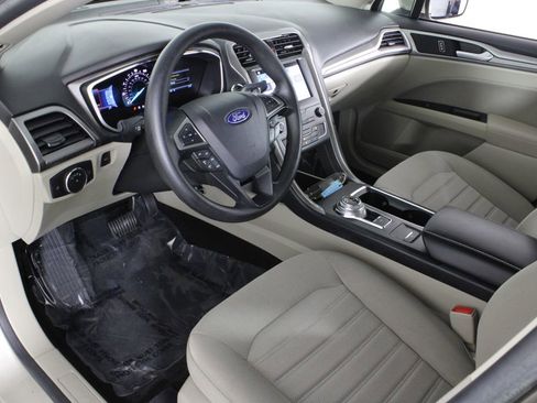 Used 2019 Ford Fusion SE image 17