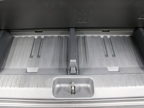 Used 2025 Toyota Sequoia Platinum image 38