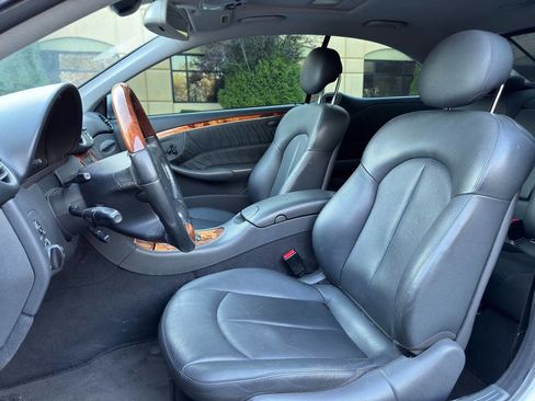 Used 2005 Mercedes-Benz CLK 500 Coupe w/ Sunroof Pkg image 8