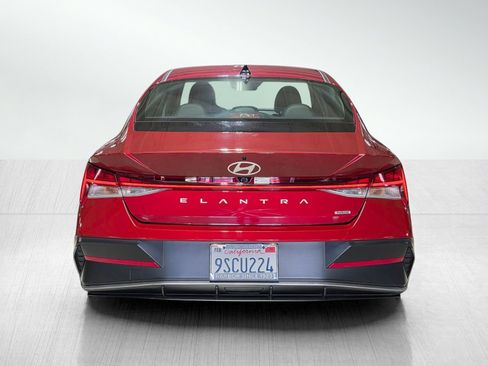 Used 2025 Hyundai Elantra Limited FWD image 6