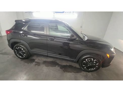 Used 2023 Chevrolet TrailBlazer LT FWD image 9