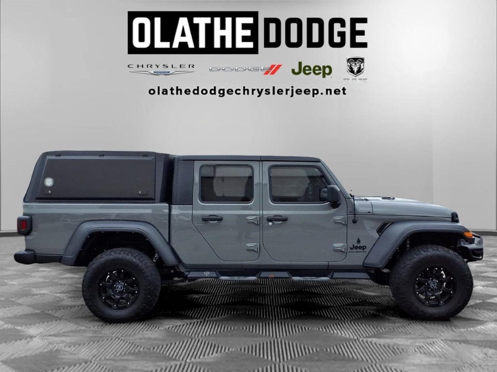 Used 2023 Jeep Gladiator Sport AWD/4WD image 32