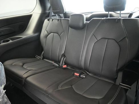 New 2027 Chrysler Pacifica Select FWD image 12