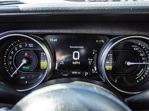 Used 2022 Jeep Wrangler Unlimited Sahara w/ Cold Weather Group image 15