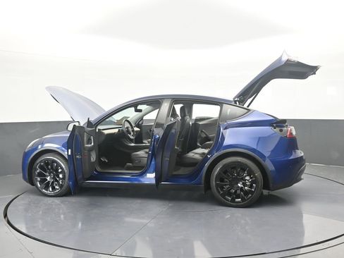 Used 2021 Tesla Model Y Long Range image 75