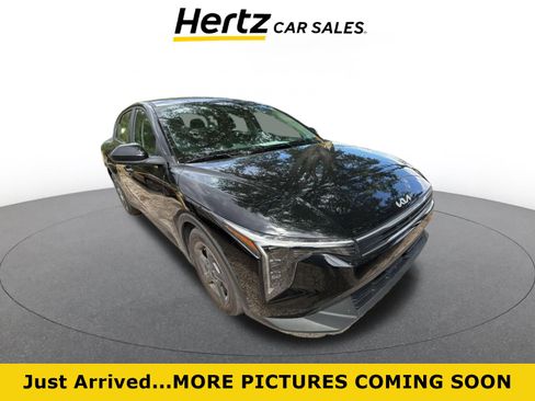 Used 2025 Kia K4 LXS image 1