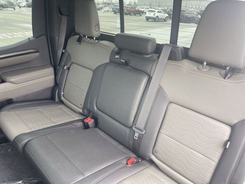 Used 2022 Chevrolet Silverado 1500 ZR2 w/ Technology Package image 28