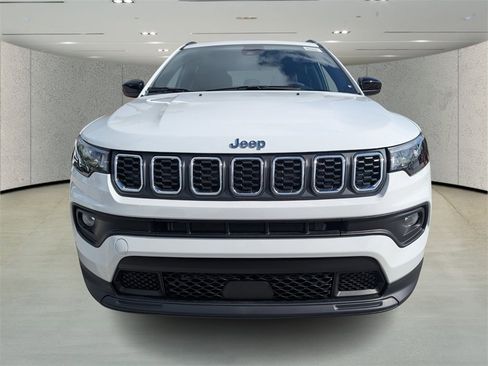 New 2026 Jeep Compass Latitude image 2