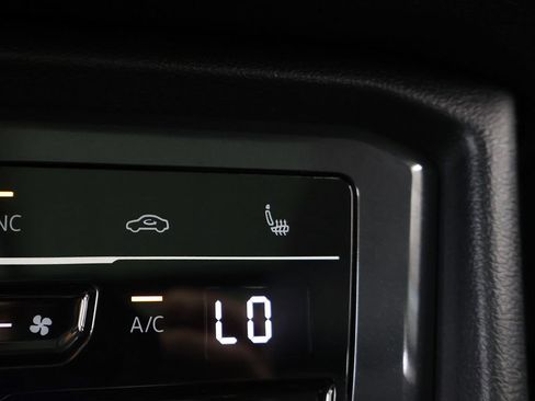 Used 2023 Volkswagen Tiguan SE w/ Panoramic Sunroof Package AWD/4WD image 49