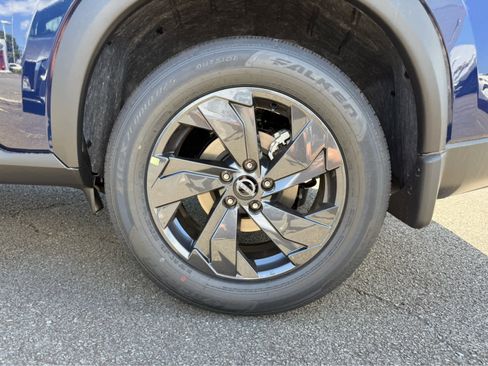 New 2026 Nissan Rogue SV FWD image 5