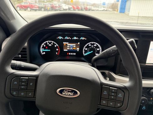 Used 2025 Ford F350 XLT w/ FX4 Off-Road Package image 16