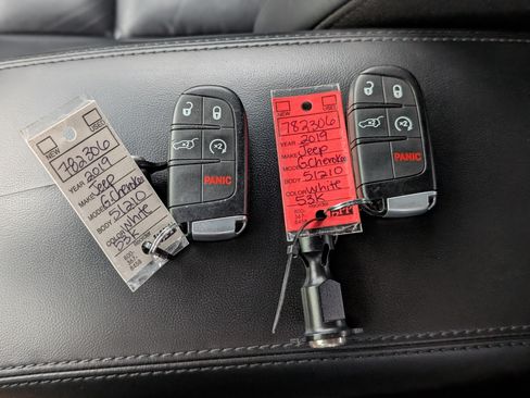 Used 2019 Jeep Grand Cherokee Limited AWD/4WD image 36