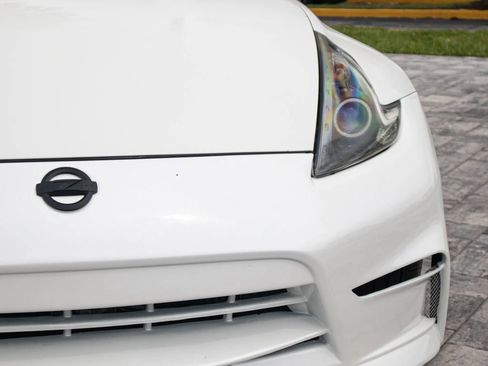 Used 2016 Nissan 370Z Coupe RWD image 13