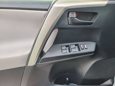 Used 2015 Toyota RAV4 LE FWD image 19