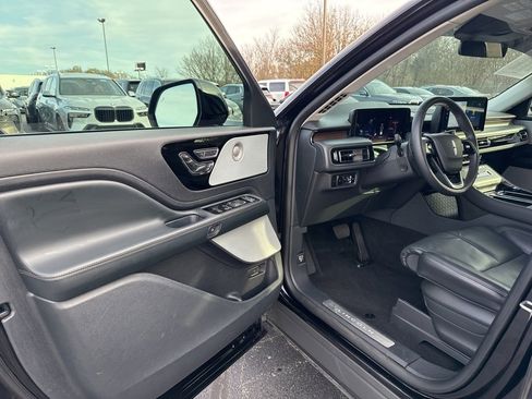 Used 2025 Lincoln Aviator Reserve w/ Equipment Group 201A image 10