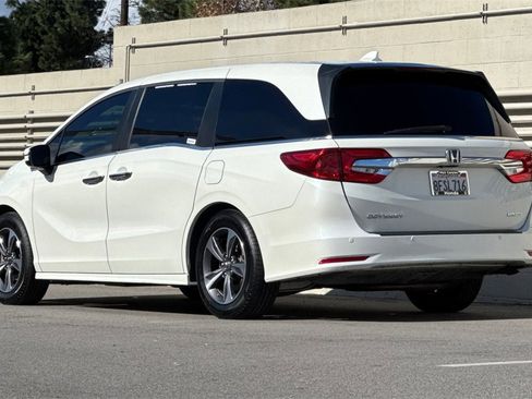Certified 2019 Honda Odyssey Touring image 3