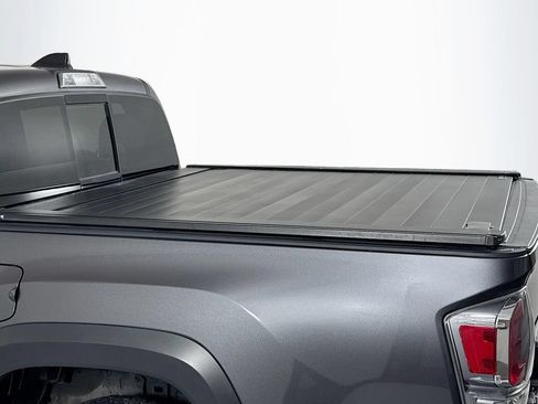 Used 2021 Toyota Tacoma TRD Off-Road w/ TRD Premium Off Road Package AWD/4WD image 9