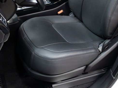 Used 2021 Land Rover Range Rover Westminster Edition image 7