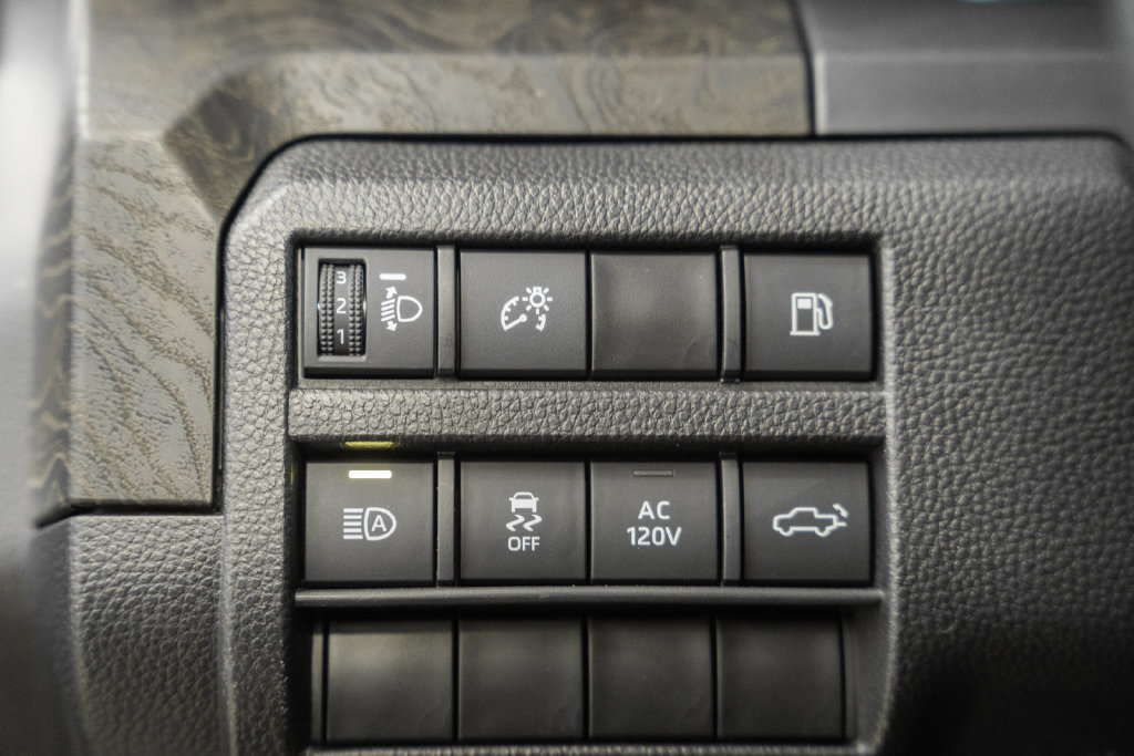 Certified 2025 Toyota Tacoma Limited AWD/4WD image 48