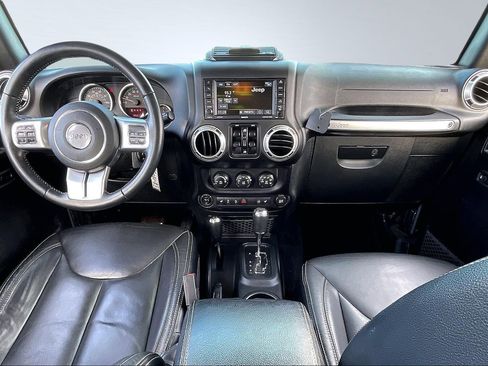 Used 2016 Jeep Wrangler Unlimited Rubicon image 14