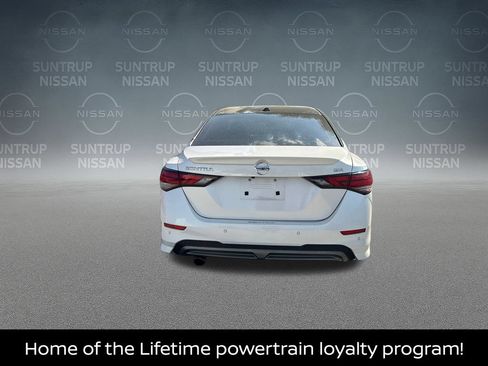 Certified 2022 Nissan Sentra SR w/ SR Premium Package FWD image 5