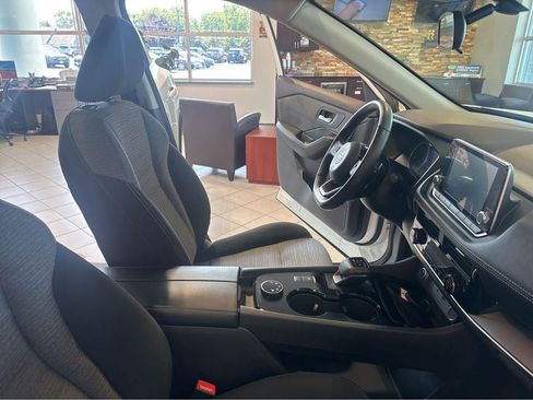Used 2021 Nissan Rogue SV AWD/4WD image 28