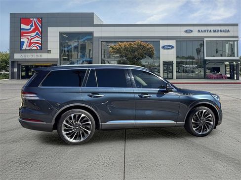 Used 2023 Lincoln Aviator Reserve w/ Equipment Group 201A image 6