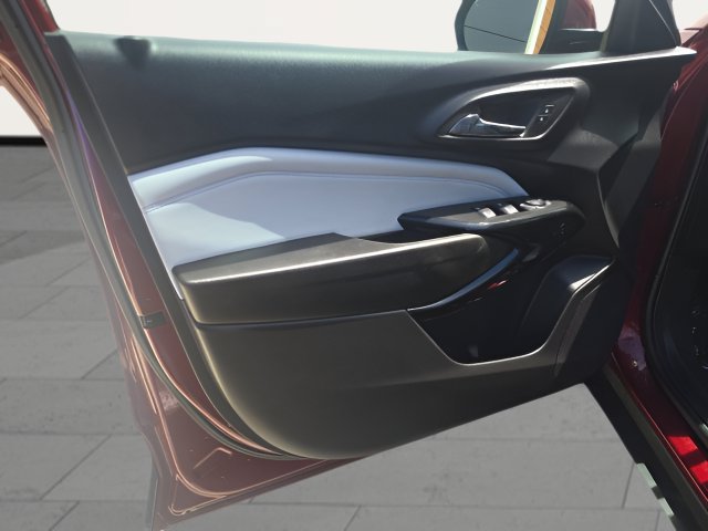 Used 2025 Chevrolet Trax LT w/ LT Convenience Package FWD image 10
