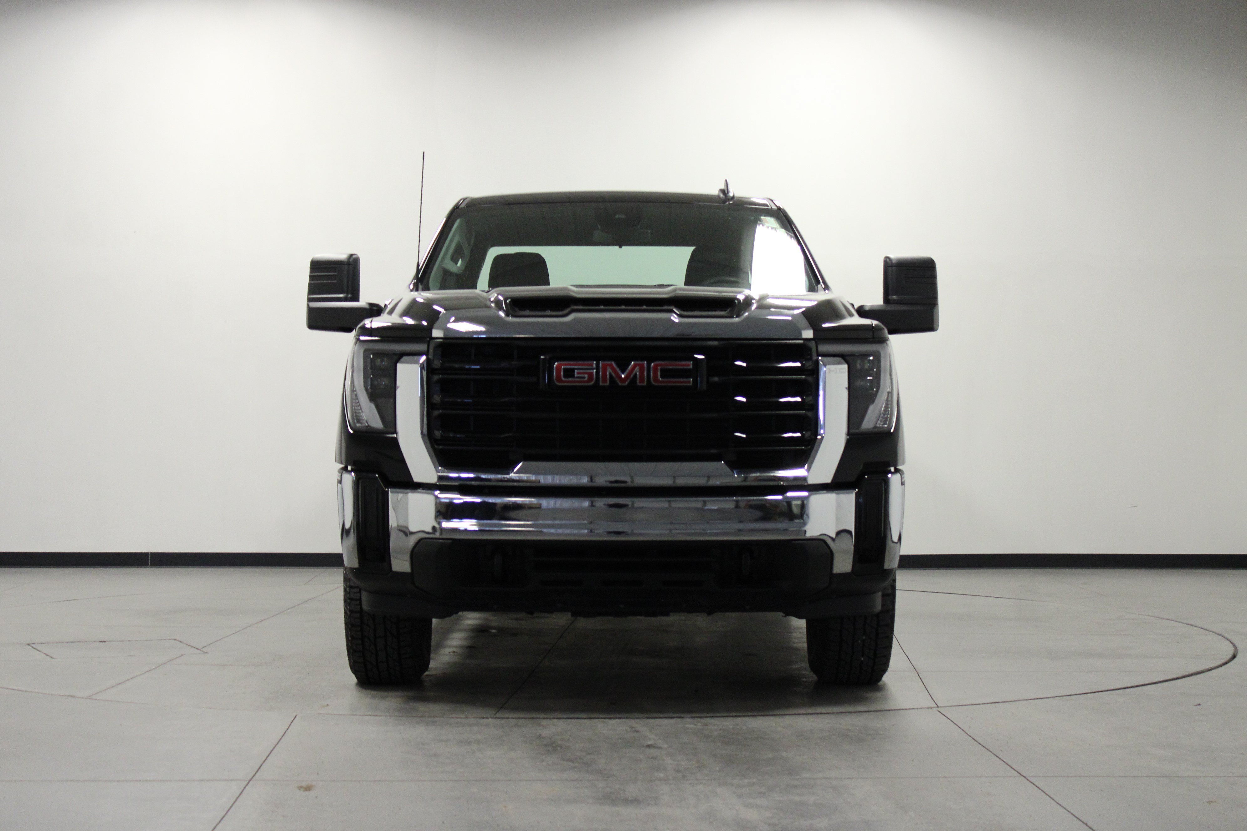 Used 2024 GMC Sierra 3500 Pro RWD image 9