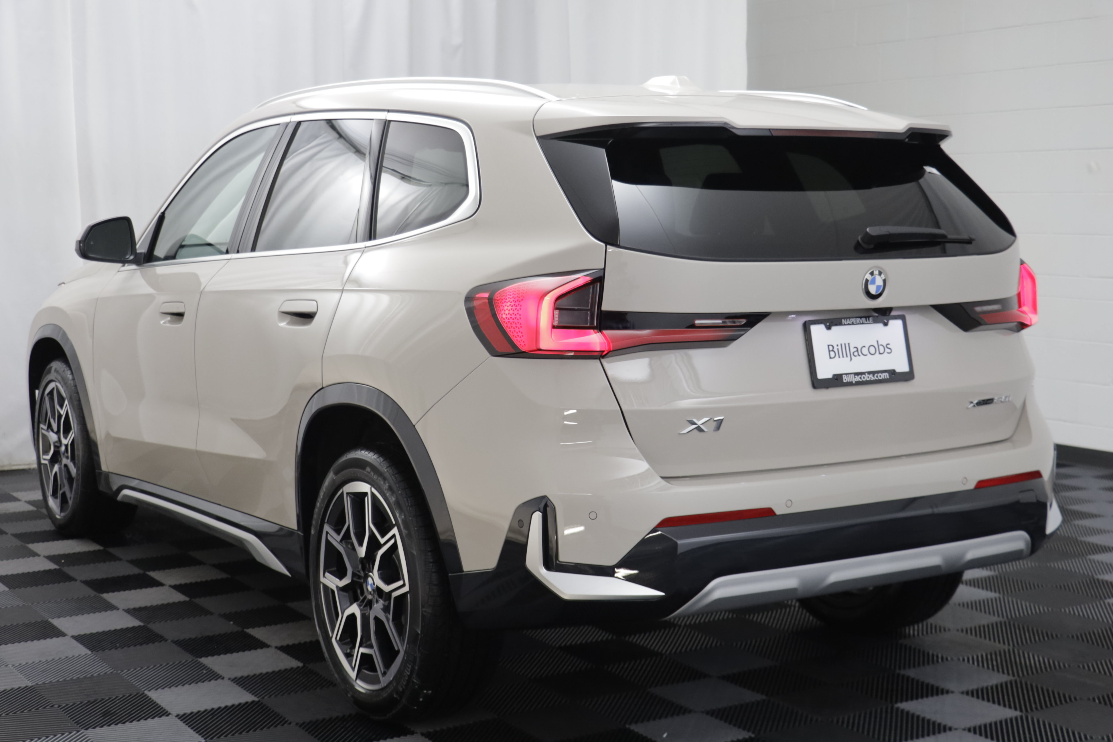 New 2027 BMW X1 xDrive28i AWD/4WD image 15