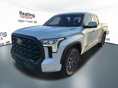 Used 2025 Toyota Tundra Platinum AWD/4WD image 3