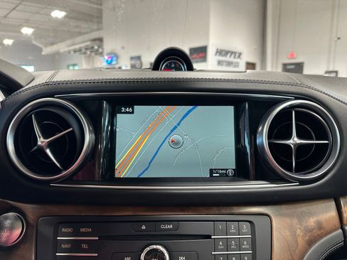 Used 2020 Mercedes-Benz SL 550 image 32