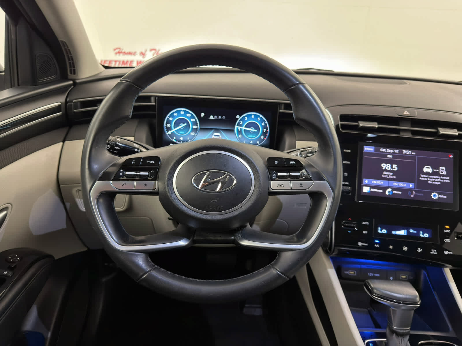 Used 2022 Hyundai Tucson SEL w/ Convenience Package FWD image 16